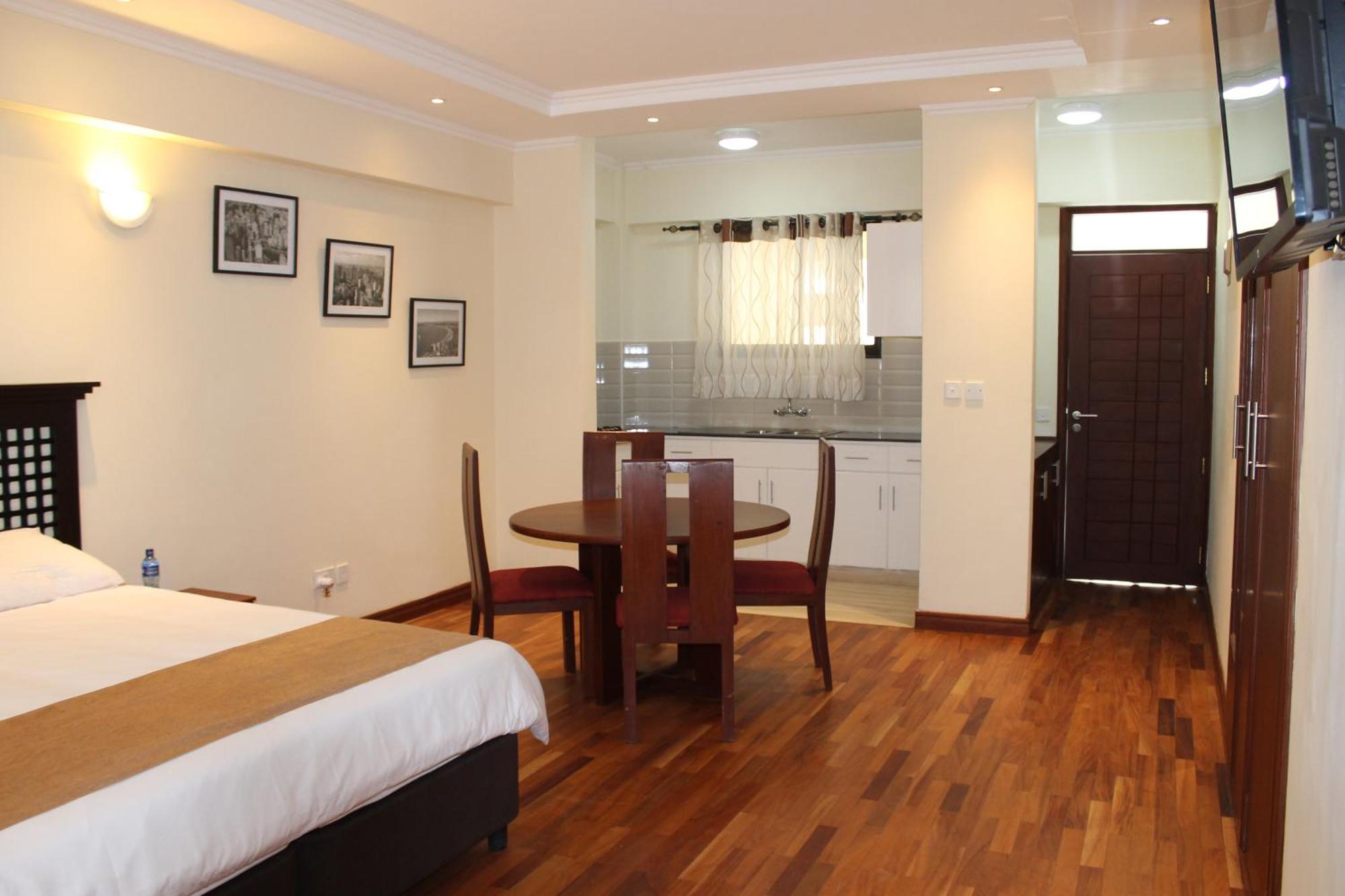 Cranes Suites Китале Экстерьер фото